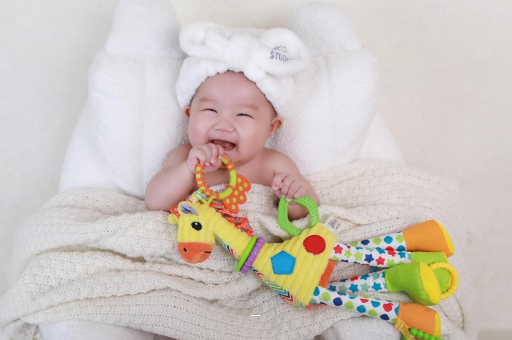 青岛宝宝舌苔白怎么回事